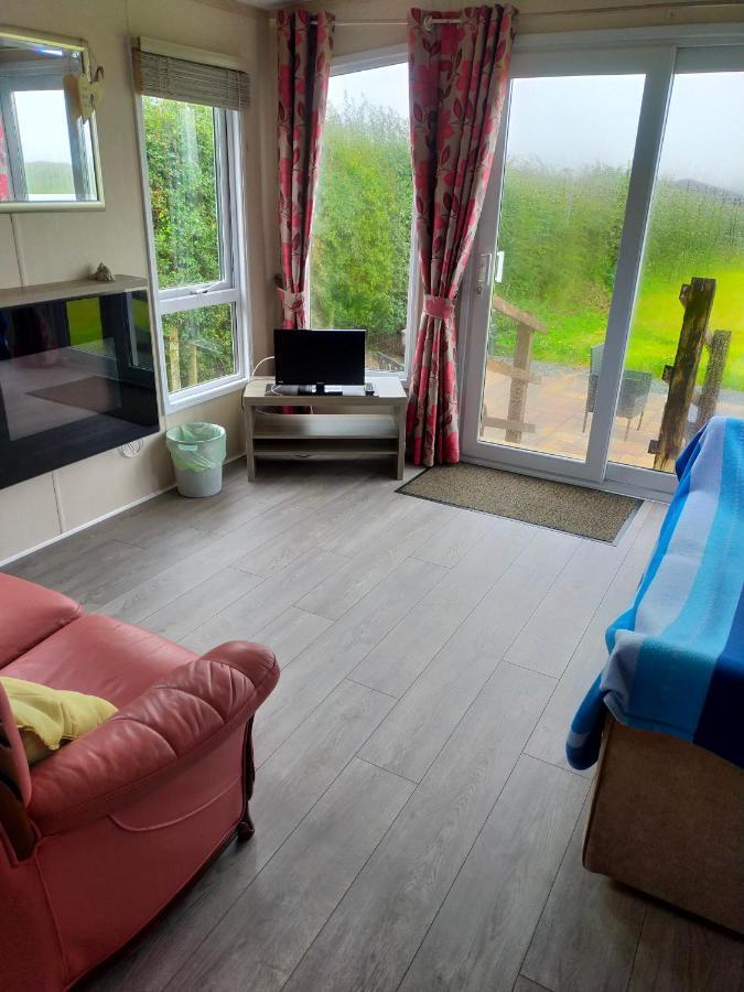 Slieve Croob Cosy Caravan Finnis Екстериор снимка